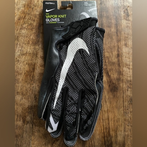 Gloves - Picture 3 of 4